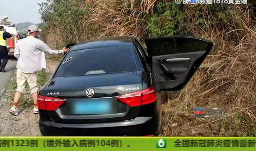 小伙租车去浙江杭州,开到半路没油了,急败坏的他竟怒砸轿车泄愤